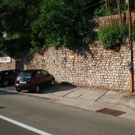 Apartments And Rooms Deskovic Mošćenička Draga Exteriör bild