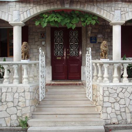 Apartments And Rooms Deskovic Mošćenička Draga Exteriör bild