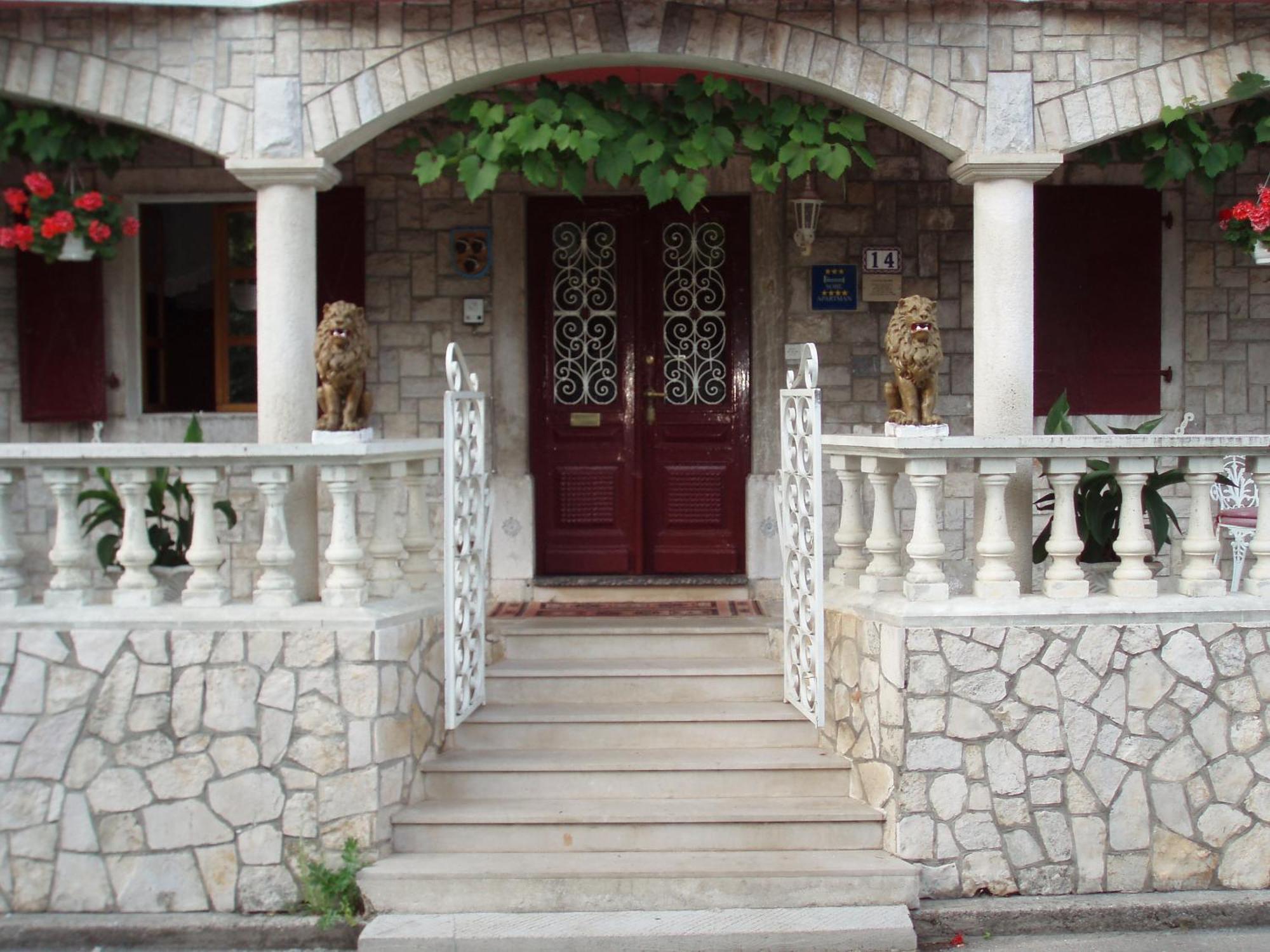 Apartments And Rooms Deskovic Mošćenička Draga Exteriör bild