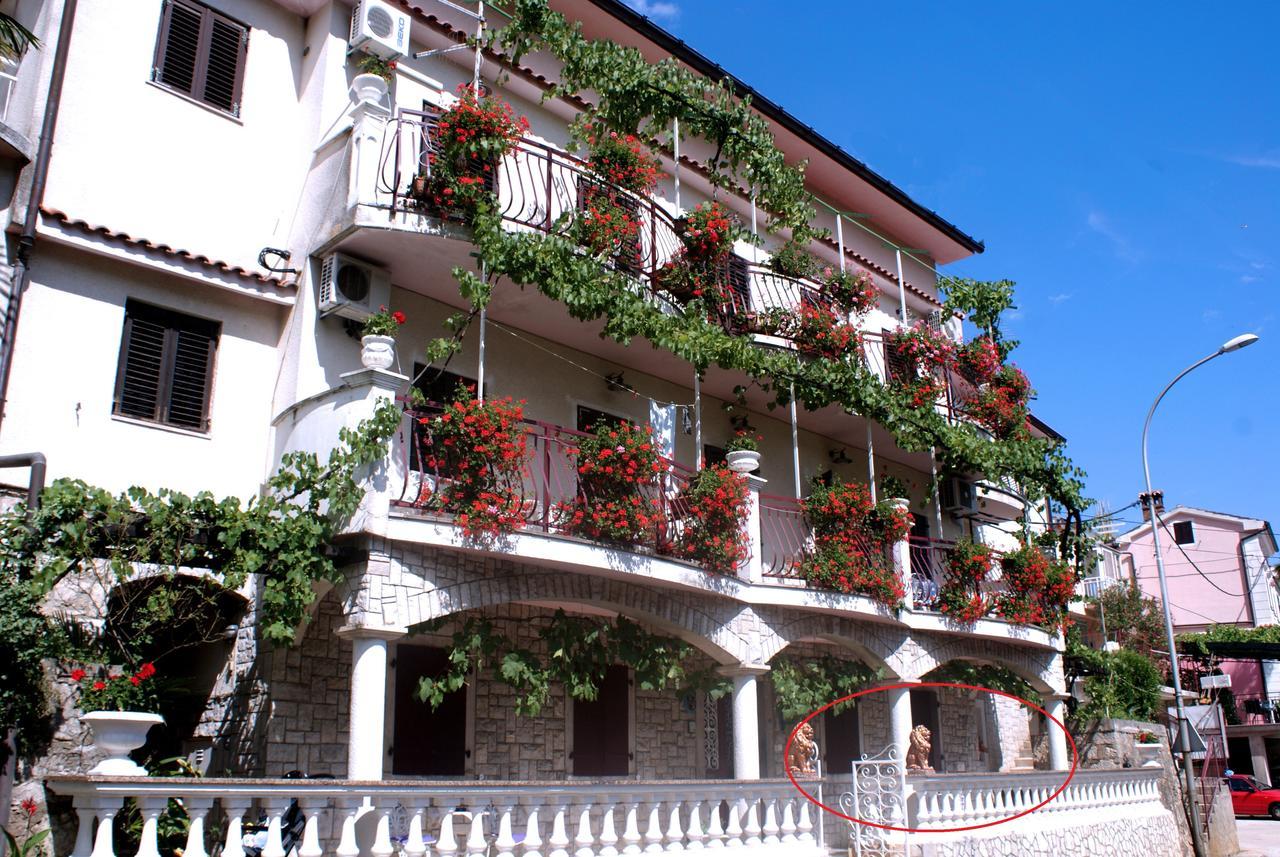 Apartments And Rooms Deskovic Mošćenička Draga Exteriör bild